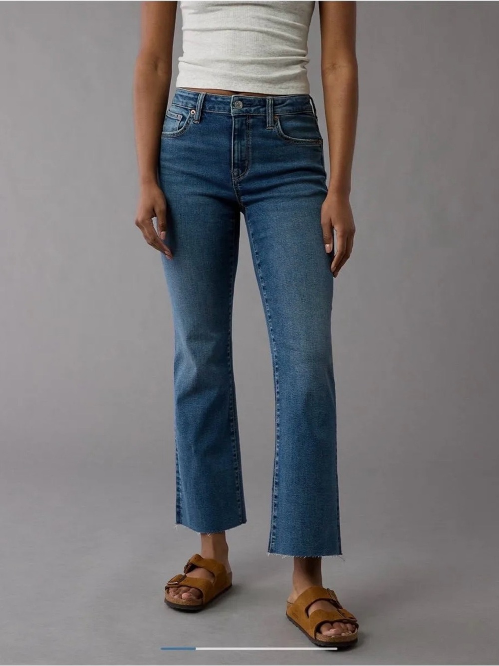 American Eagle Outfitters Cropped Straight Jeans in Medium Blue 10 Regular